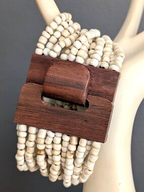 Stretch neutral ceramic beaded bracelet with wooden closure